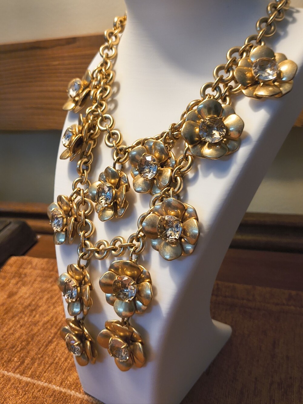 Vintage J Crew Chunky Gold Bold Flowers Huge Rhinestones Statement Necklace - Picture 6 of 9